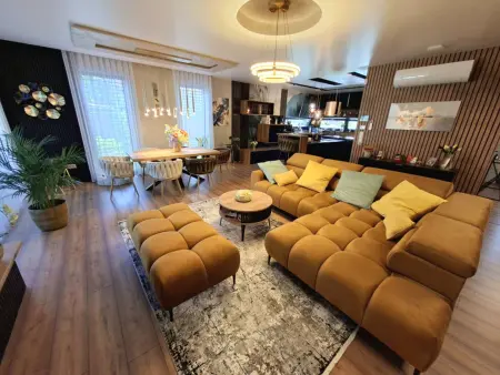 Eladó családi ház, Balatongyörök 4 szoba 271 m² 425 M Ft