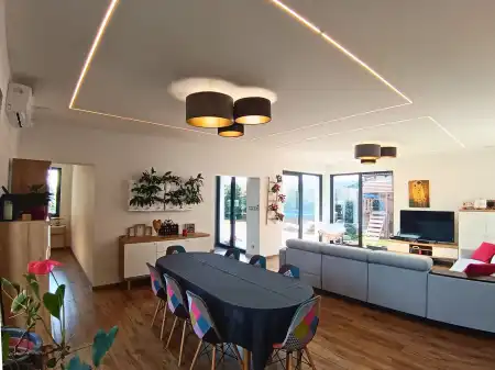 Eladó családi ház, Győrújbarát 6 szoba 151 m² 190 M Ft