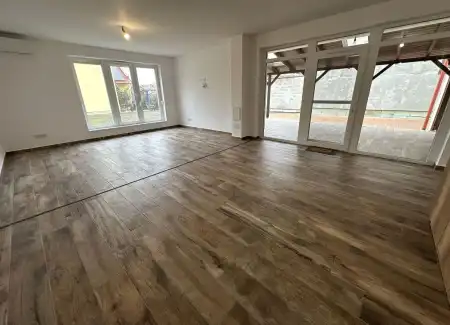 Eladó családi ház, Szeged 6 szoba 198 m² 250 M Ft