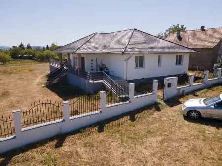 Eladó családi ház, Tereske 7 szoba 212 m² 135 M Ft