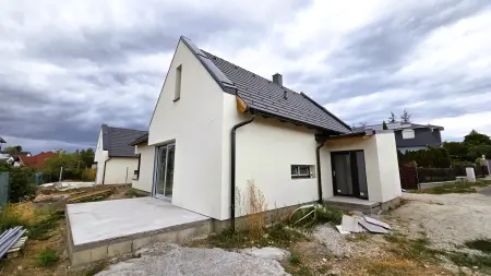 Eladó családi ház, Vonyarcvashegy 4 szoba 122 m² 139 M Ft