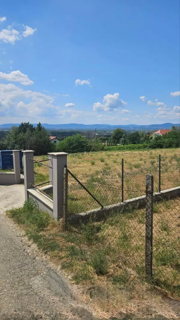 Eladó Ipari és kereskedelmi telek, Fót 1398 m² 99.8 M Ft