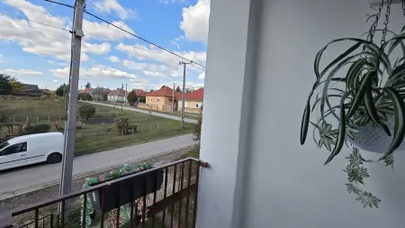 eladó téglalakás, Mád