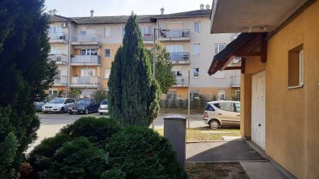 eladó téglalakás, Veszprém
