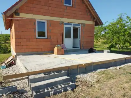eladó új építésű családi ház, Eger