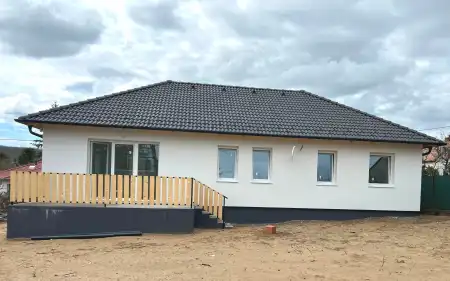 eladó új építésű családi ház, Erdőkertes
