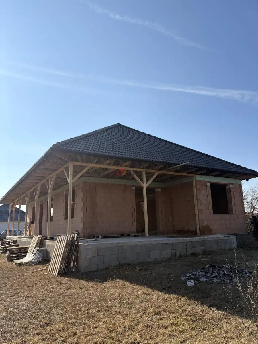 eladó új építésű családi ház, Nézsa