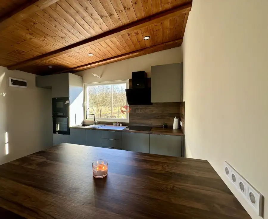 eladó új építésű családi ház, Váchartyán