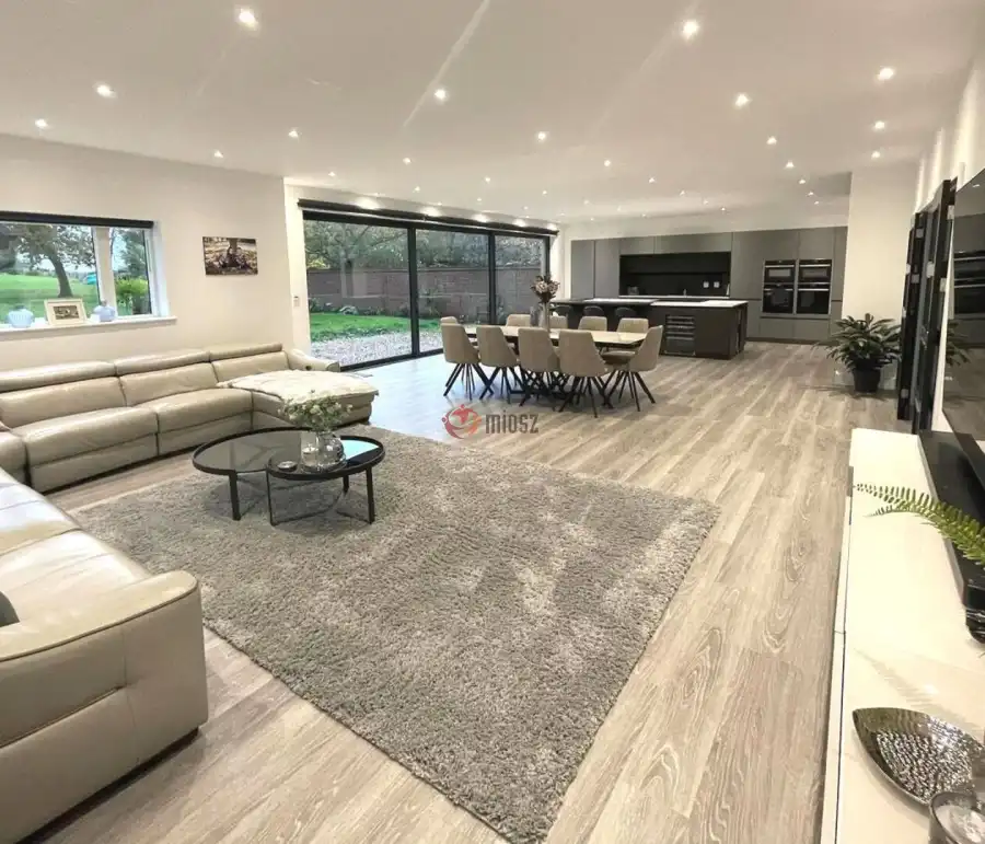 eladó új építésű ikerház, Erdőkertes