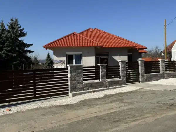 Eladó új építésű ikerház, Gödöllő 4+2 szoba 116 m² 115 M Ft