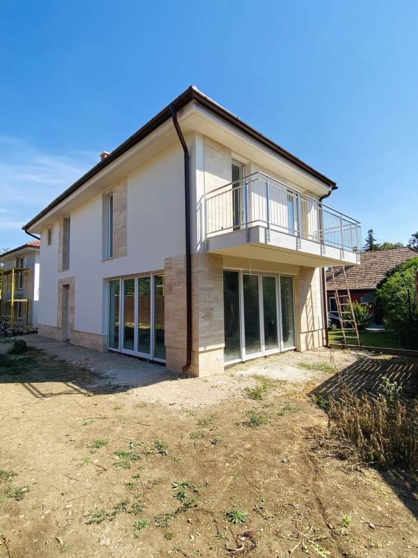 eladó újépítésű családi ház, Budaörs