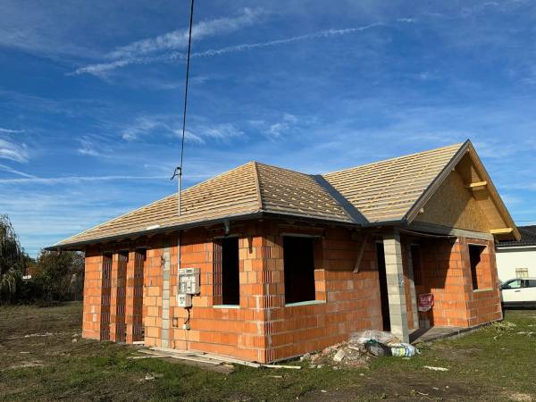 eladó újépítésű családi ház, Tököl