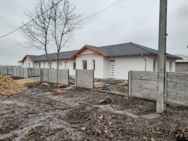 eladó újépítésű sorház, Ráckeve
