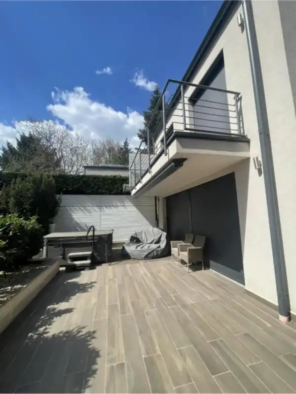 Eladó újszerű családi ház, Budapest, II. kerület 4 szoba 236 m² 399 M Ft