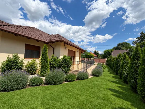 Eladó újszerű családi ház, Gödöllő 5 szoba 145 m² 152.5 M Ft