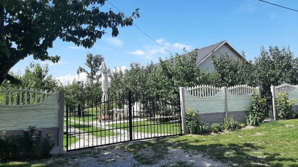 eladó újszerű családi ház, Gönc