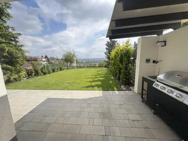 Eladó újszerű ikerház, Budapest, XII. kerület 6 szoba 245 m² 695 M Ft