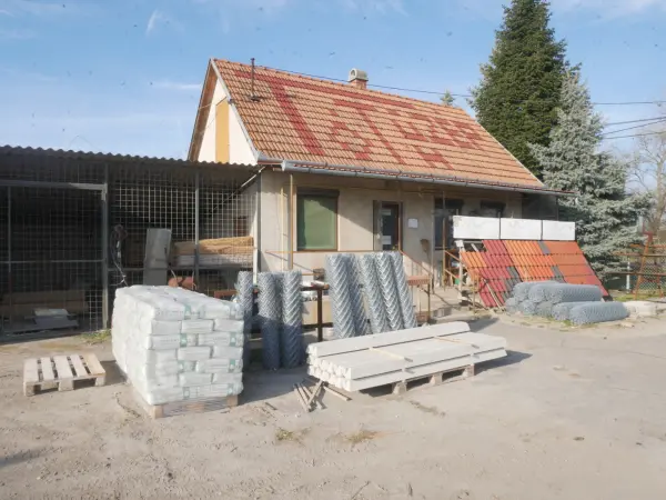 Eladó újszerű ipari ingatlan, Albertirsa 1 szoba 78 m² 75 M Ft