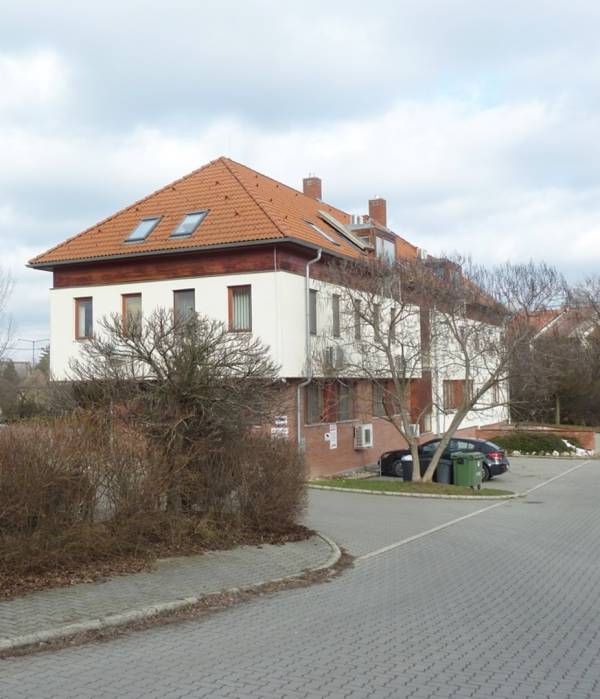 eladó újszerű iroda, Veszprém