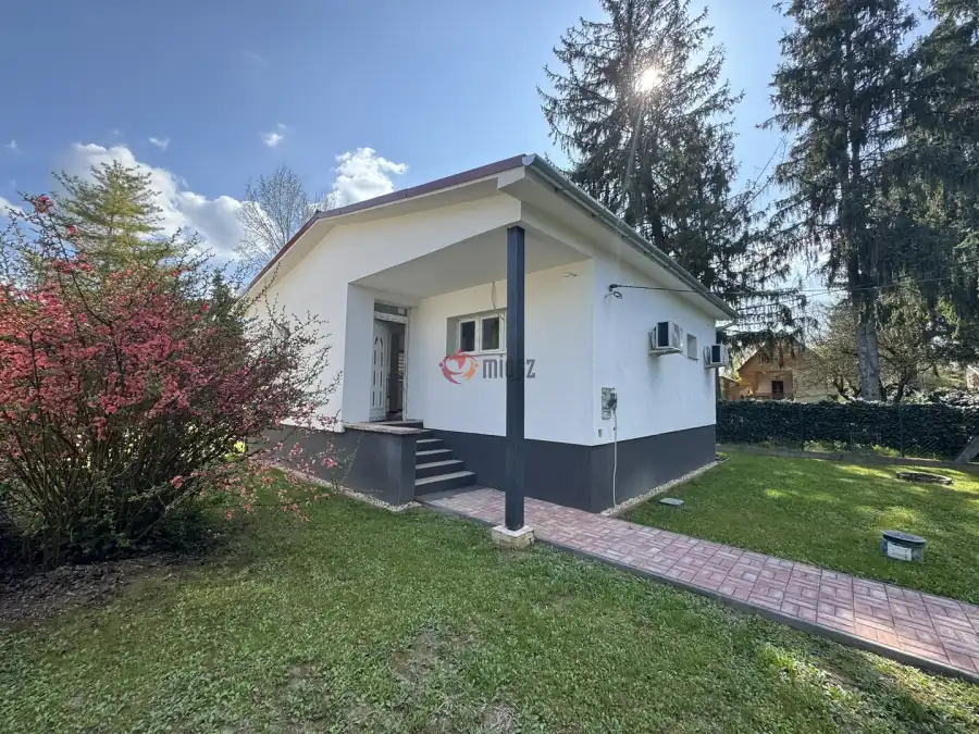 eladó újszerű nyaraló, Ráckeve