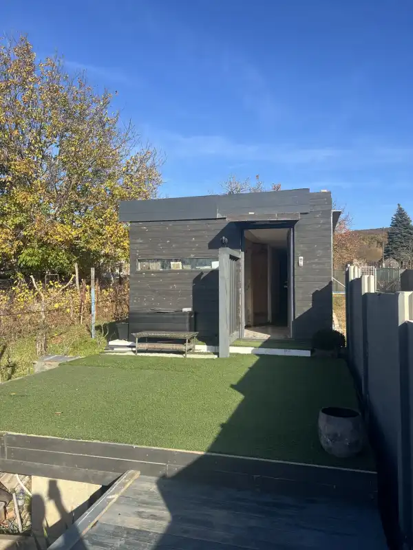 Eladó újszerű nyaraló, Tatabánya 2+2 szoba 90 m² 32.99 M Ft Eladó újszerű nyaraló, Tatabánya 2+2 szoba 90 m² 32.99 M Ft