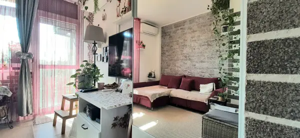 Eladó újszerű panellakás, Vác 1+2 szoba 53 m² 54.9 M Ft