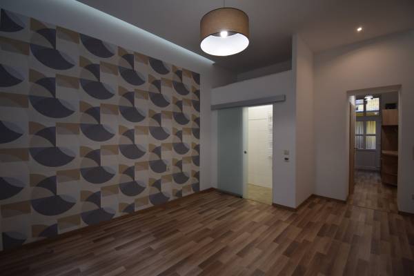 eladó újszerű téglalakás, Budapest, III. kerület