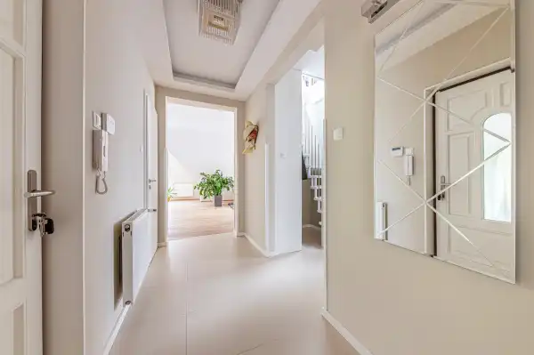 Eladó újszerű téglalakás, Budapest, XII. kerület 5 szoba 173 m² 299 M Ft