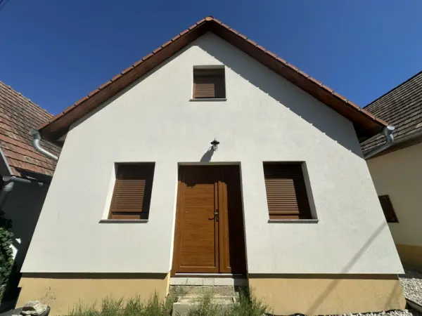Eladó újszerű téglalakás, Paks 2 szoba 63 m² 45.49 M Ft