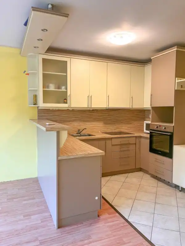 Eladó újszerű téglalakás, Tatabánya 2+1 szoba 57 m² 54 M Ft