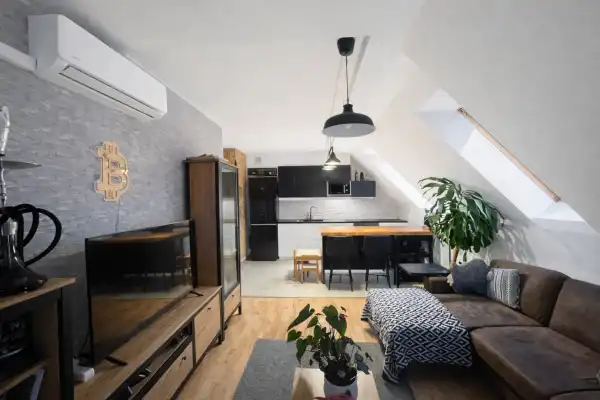 Eladó újszerű téglalakás, Tatabánya 4 szoba 80 m² 78.8 M Ft